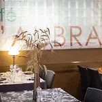 Hotel-restaurant Logis L'aubrac فندق 3*