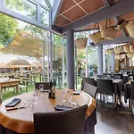 Hotel-restaurant Logis L'aubrac فندق لاغيول