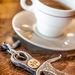 Hotel-restaurant Logis L'aubrac لاغيول