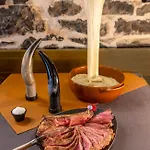 فندق Hotel-restaurant Logis L'aubrac