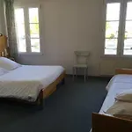 Hotel-restaurant Logis L'aubrac 3* لاغيول