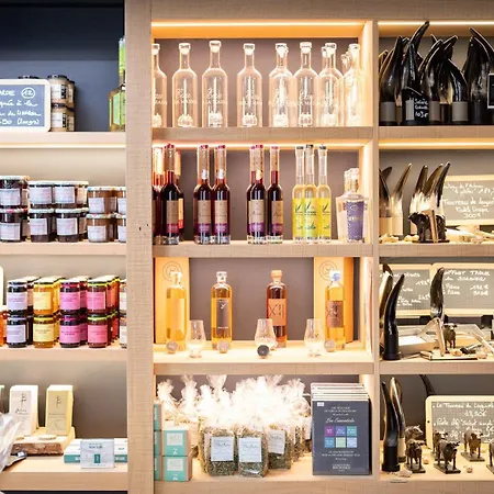 酒店 Hotel-restaurant Logis L'aubrac 拉吉约勒