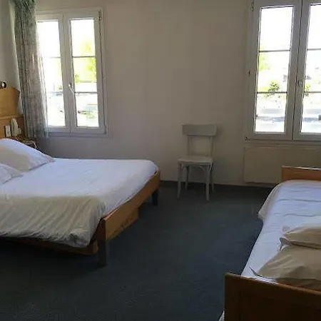 Hotel-restaurant Logis L'aubrac 3* 拉吉约勒