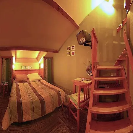 Hotel-restaurant Logis L'aubrac 酒店 3*