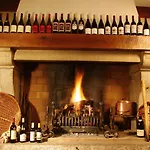Hotel-restaurant Logis L'aubrac 호텔 라귀올르