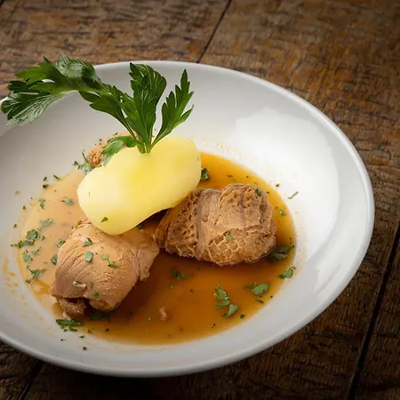Hotel-restaurant Logis L'aubrac 호텔