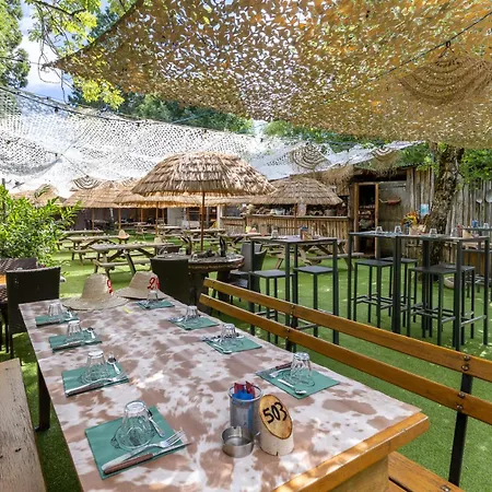 Hotel-restaurant Logis L'aubrac 호텔