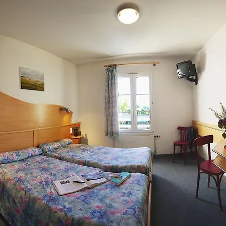 Hotel-restaurant Logis L'aubrac Отель