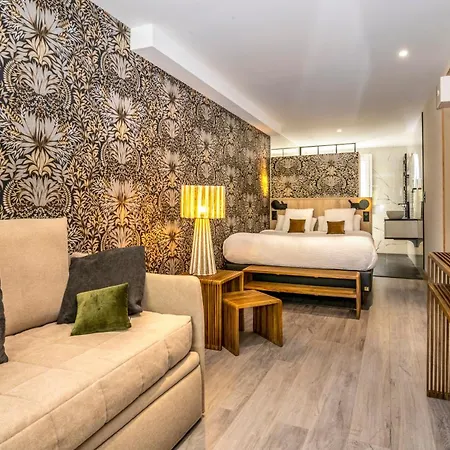 Hotel-restaurant Logis L'aubrac Отель Лайоль