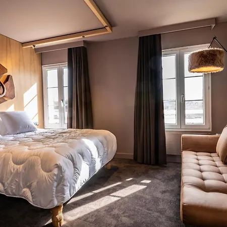 Отель Hotel-restaurant Logis L'aubrac Лайоль