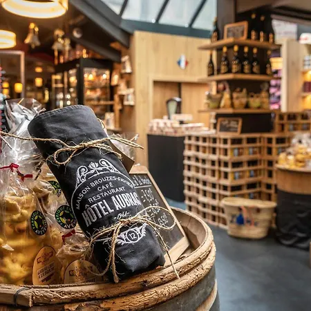 Hotel-restaurant Logis L'aubrac Отель Лайоль