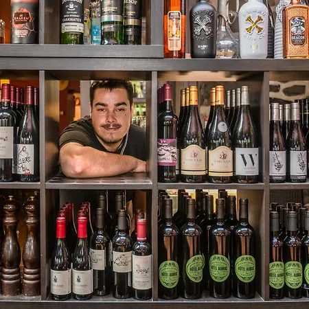 Hotel-restaurant Logis L'aubrac Лайоль