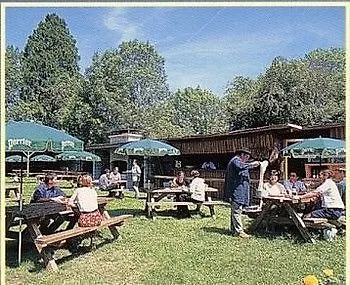 Hotel-restaurant Logis L'aubrac 라귀올르