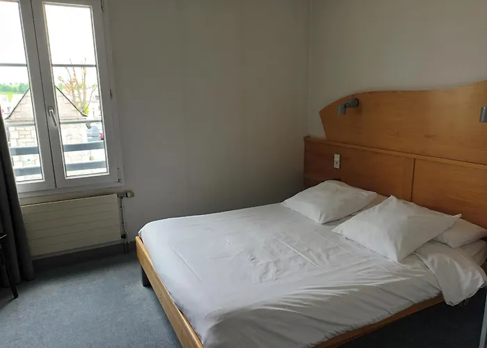 Отель Hotel-restaurant Logis L'aubrac